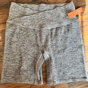 Colsie Crossover Biker Shorts Heather Gray L Large